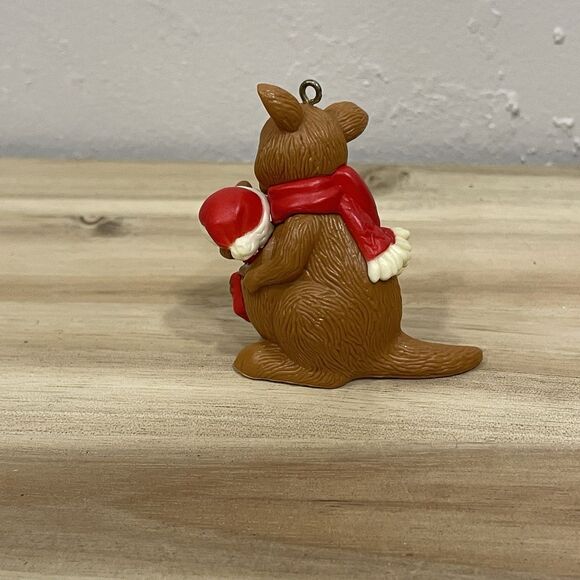 Vintage 1983 Avon Hoppy Holidays Kangaroo Family Christmas Ornament - Picture 6 of 6